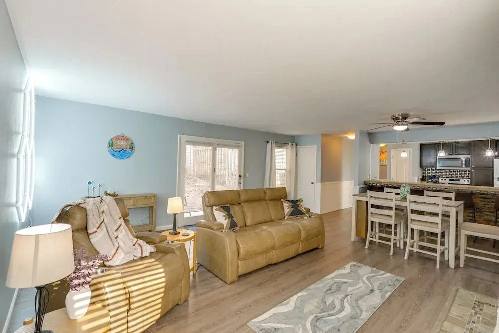 Lake Resort Access & On-site Pool! Ozarks Getaway