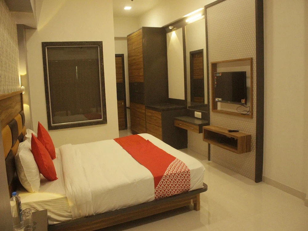 OYO 14617 Krushnai Water Park & Resort