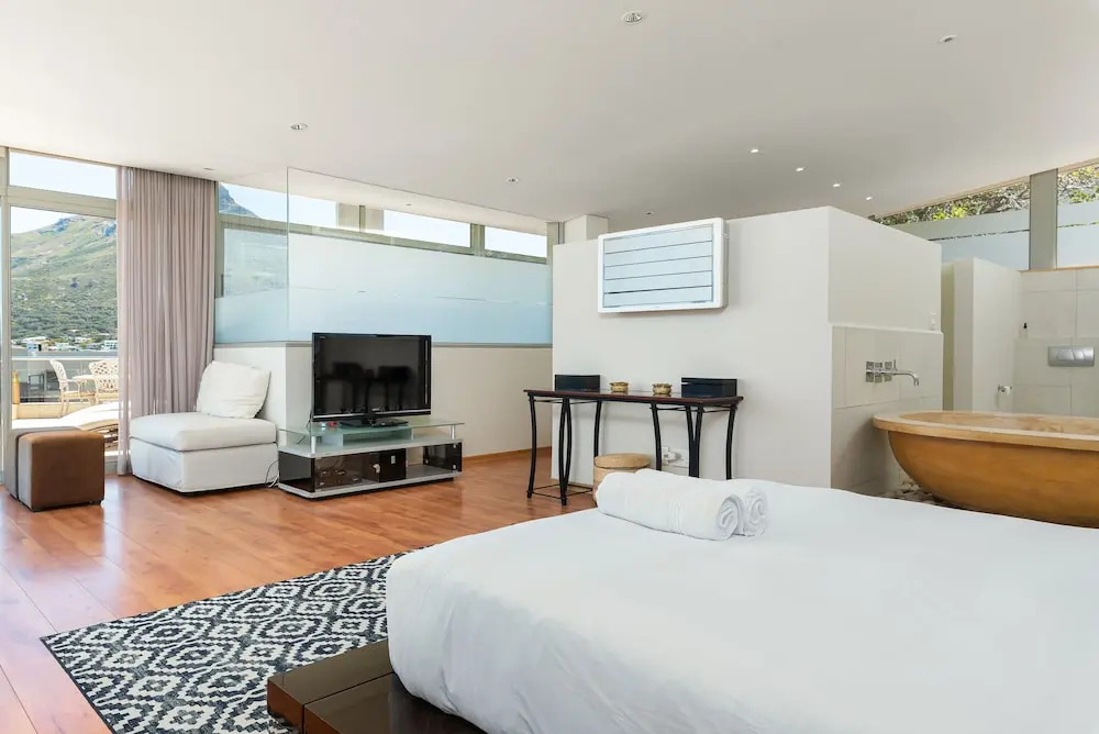 1st Cres Street 14