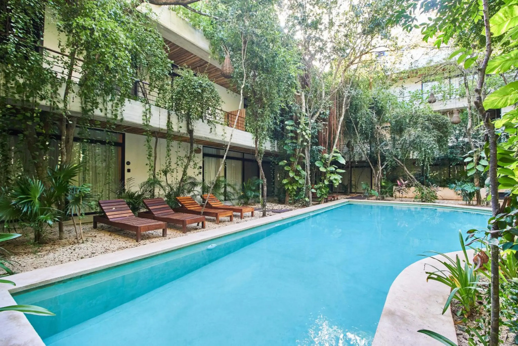 1 bedroom Penthouse with Private Rooftop & Plunge Pool in La Veleta