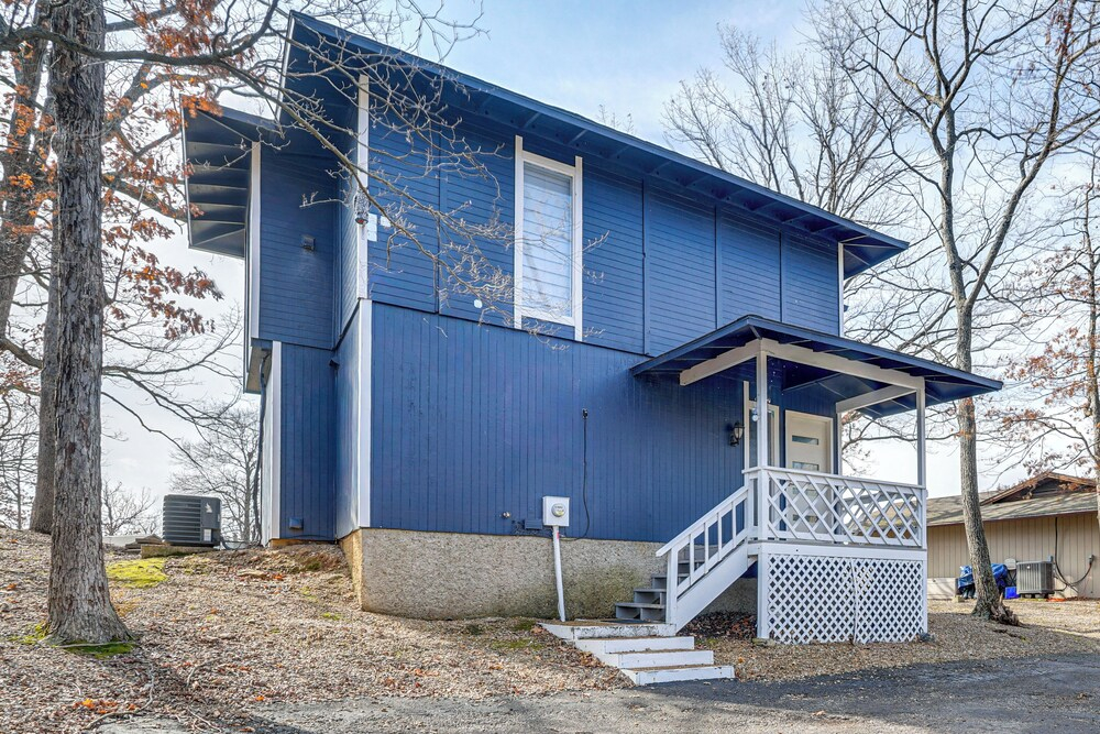 Lake of the Ozarks Resort Home w/ Golf Course View