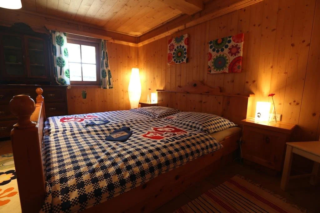 Bluebird Mountain Hostel