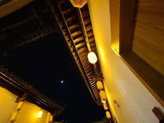 Guixiang Huju B&B (Jianshui Ancient City)