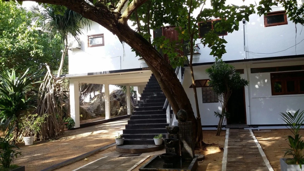 Sri Lanka Beach House Hotel and SPA