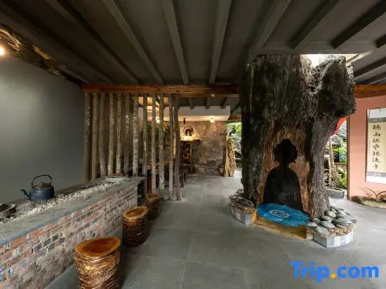 Tengchong Heshun Feipu Mountain House Inn