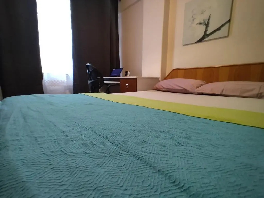 Feeling at home in İstanbul Center 5 Minutes walk to The Ataköy Metro Station & Metrobus