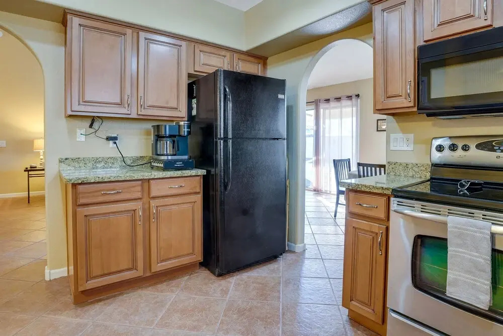 Pet-friendly Yard! Home Near State Farm Stadium