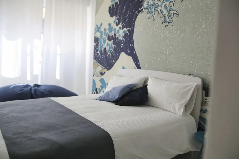 Be Coloured - Boutique Art Rooms in Naples