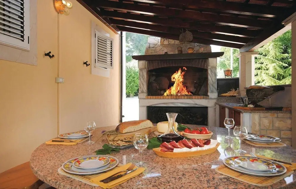 Nice Home in Kastel Novi With Sauna, Wifi and 4 Bedrooms