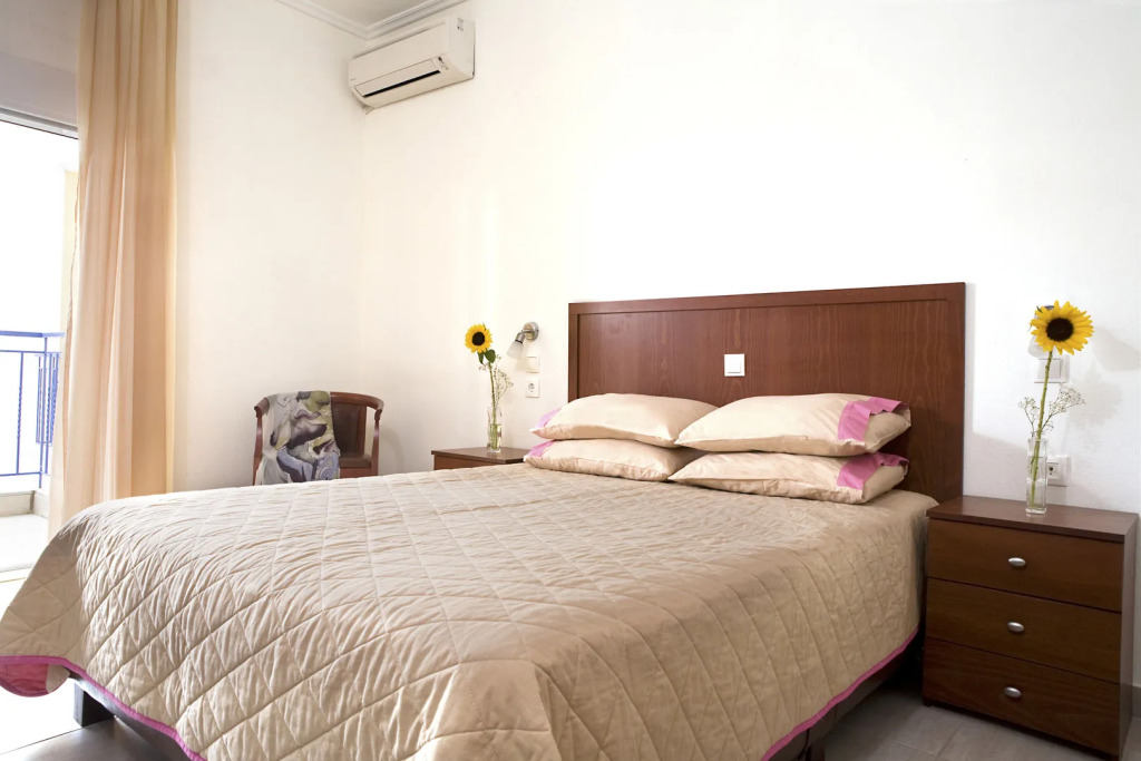 Stratos Hotel