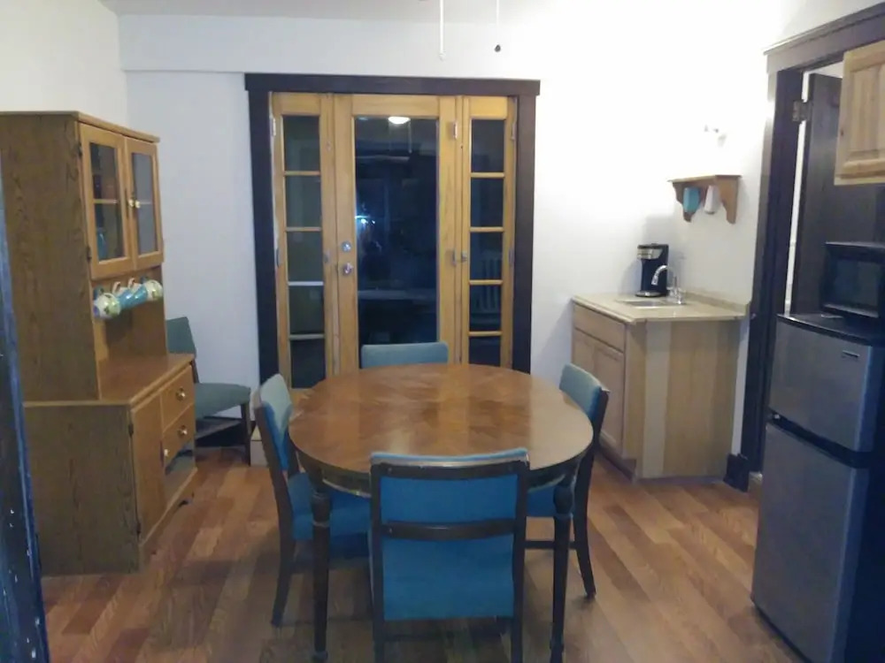 Trucountry Inn
