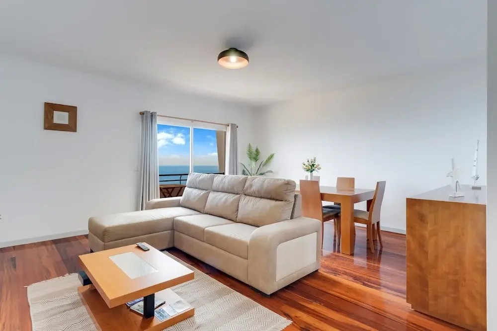 Santa Cruz Apartment