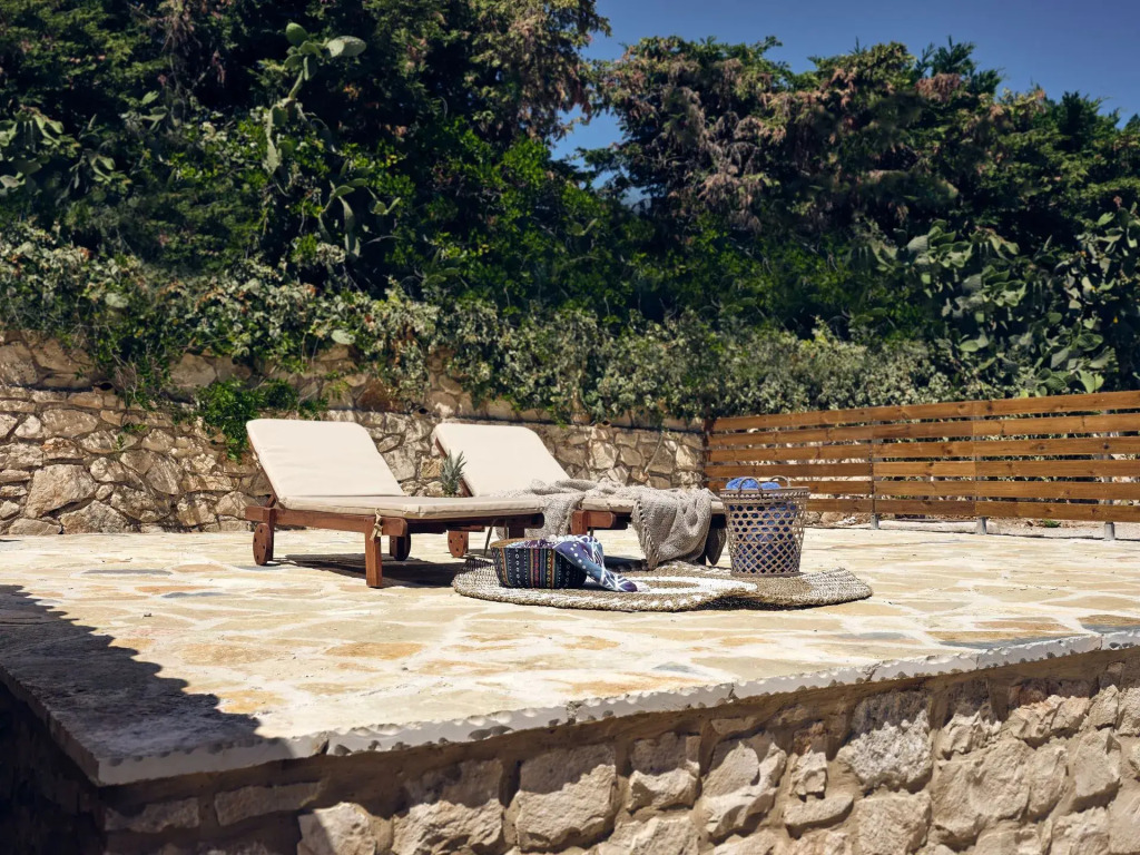Arbarosa Villa - A stylish villa with Private Pool & Sea Views, by ZanteWize