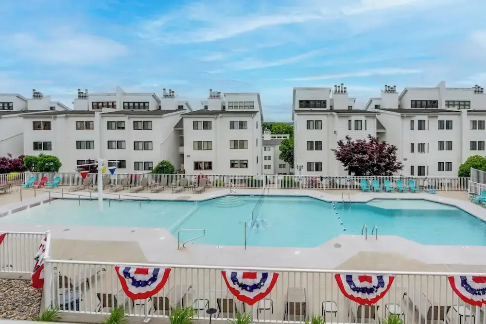 Walk to Shops & Lake: Pool-view Osage Beach Unit