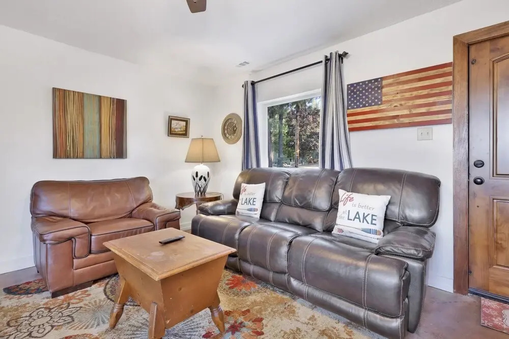 2155-big Paws Cabin 2 Bedroom Cottage by Redawning