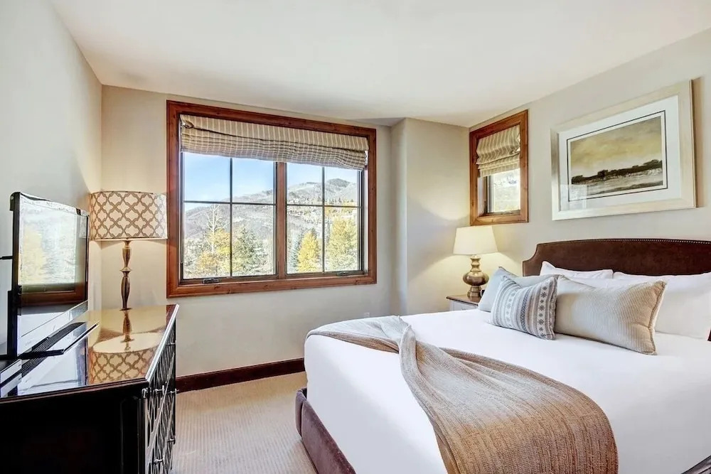 Ritz Carlton Vail #200 3 Bedroom Condo by RedAwning