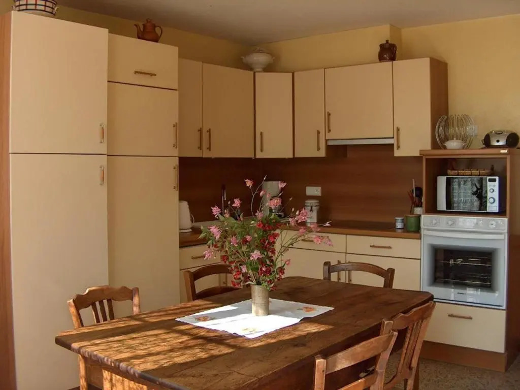 Charmant gîte avec piscine partagée au cœur dun village - FR-1-489-273