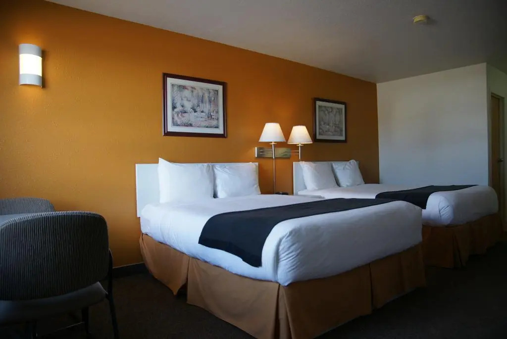 R&R Inn & Suites