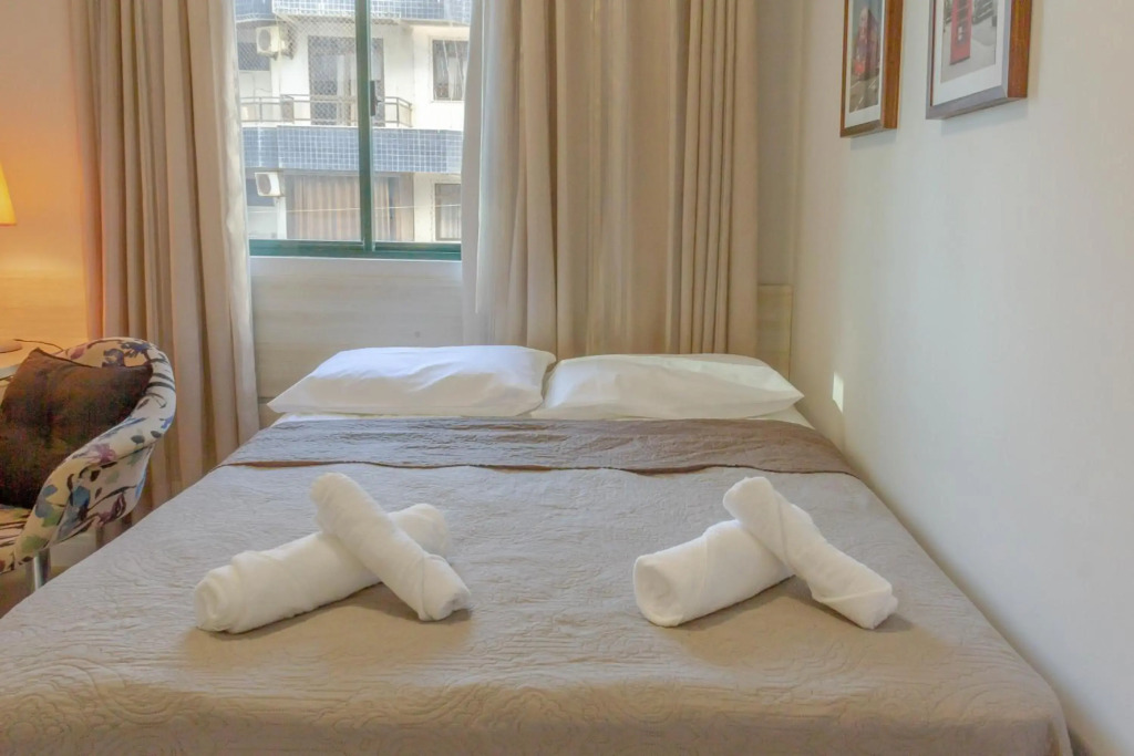 Apartamento em condomínio Pé na Areia em Itapema N1672