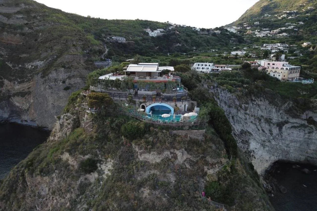 Punta Chiarito Resort