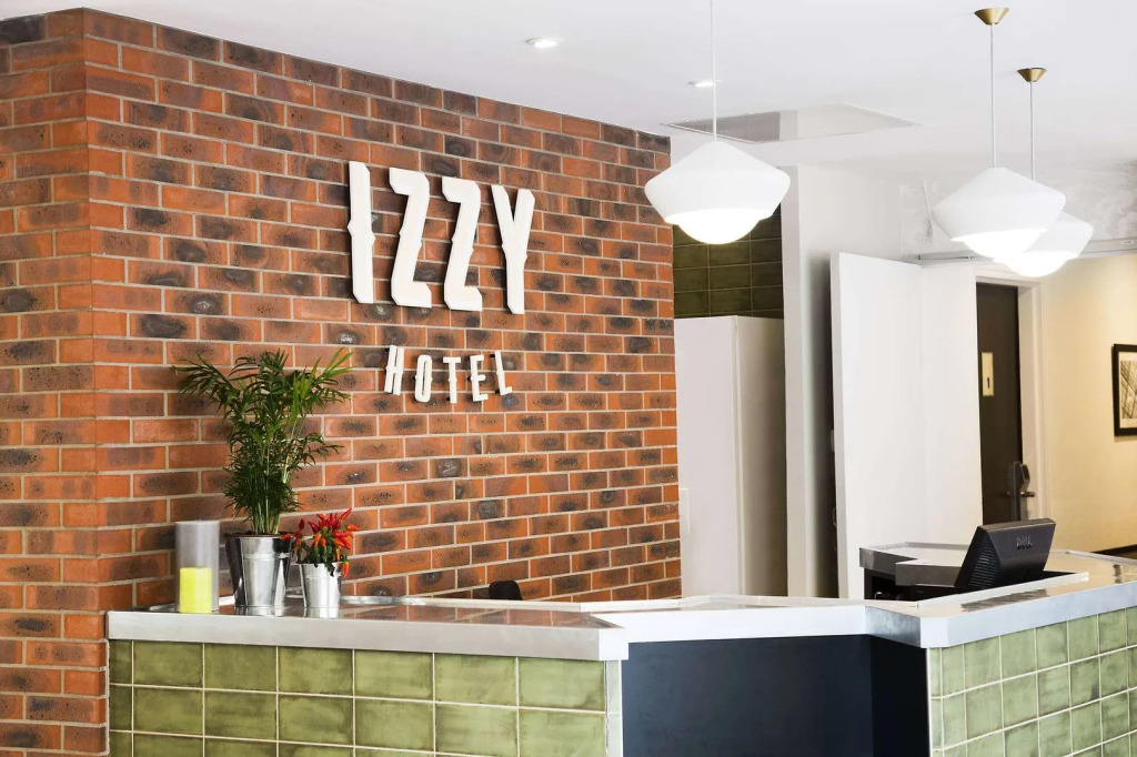 Hotel Izzy
