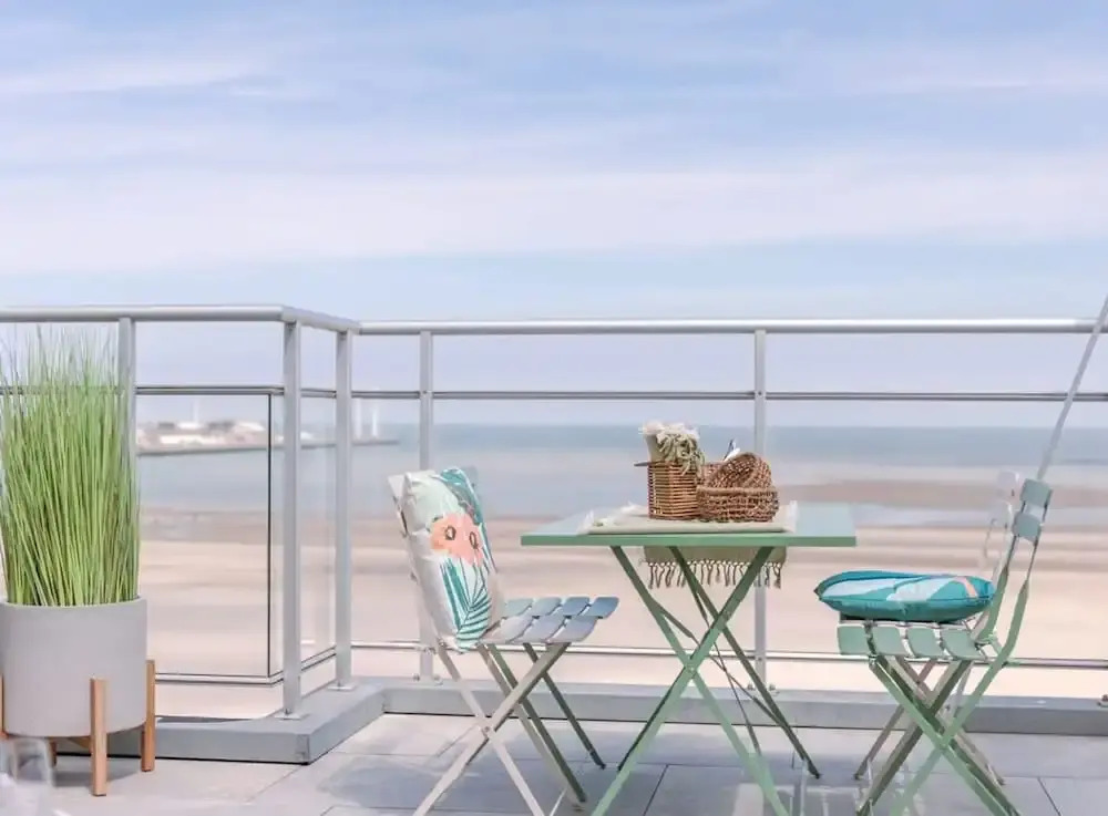 Stunning Studio With Sea-view on top Location