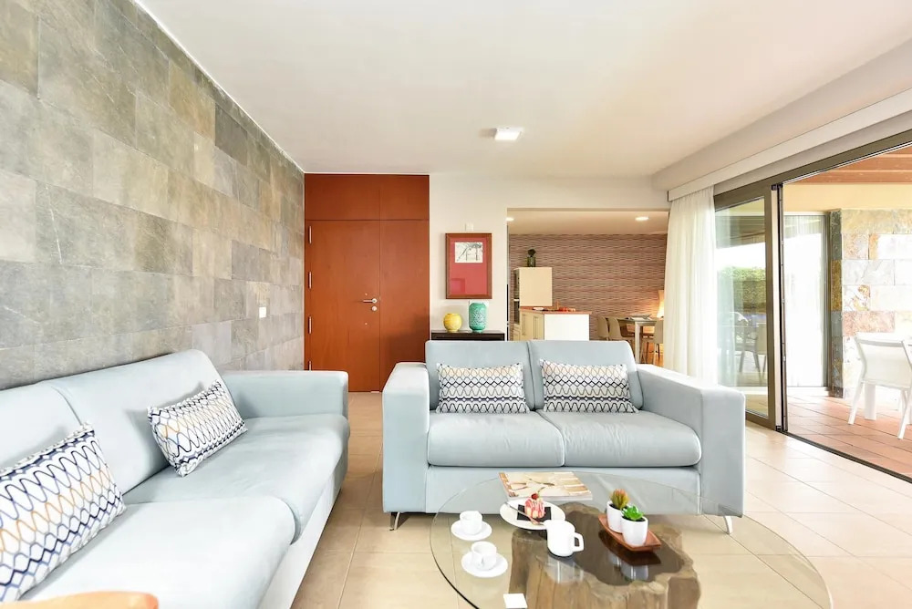 Par 4 Villa 9 With Pool in Salobre