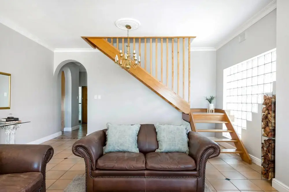 3 Bedroom Hilltop Home with Spectacular Views