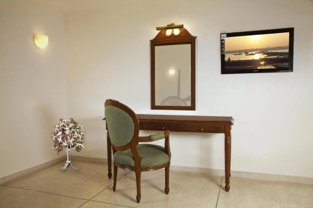 Hotel Alpana @ Har ki Pauri Road
