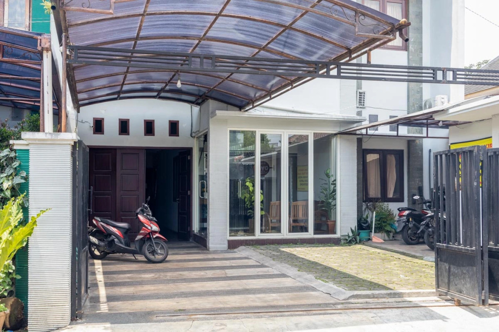 RedDoorz Syariah @ Dewandaru Malang