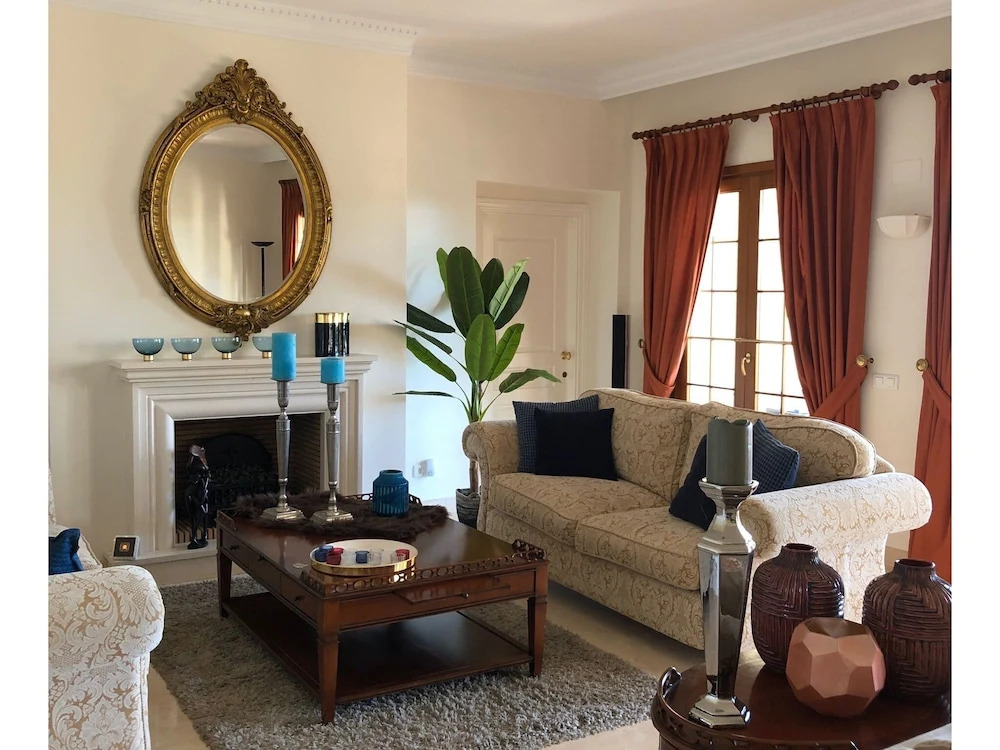 Luxury Villa with Private Pool & Spacious Garden near Sea & Marbella