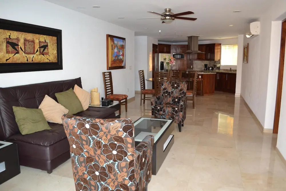 Spectacular Penthouse Oceanview 1bdr | Outdoor Pool, Prme Location 1 Bedroom Apts