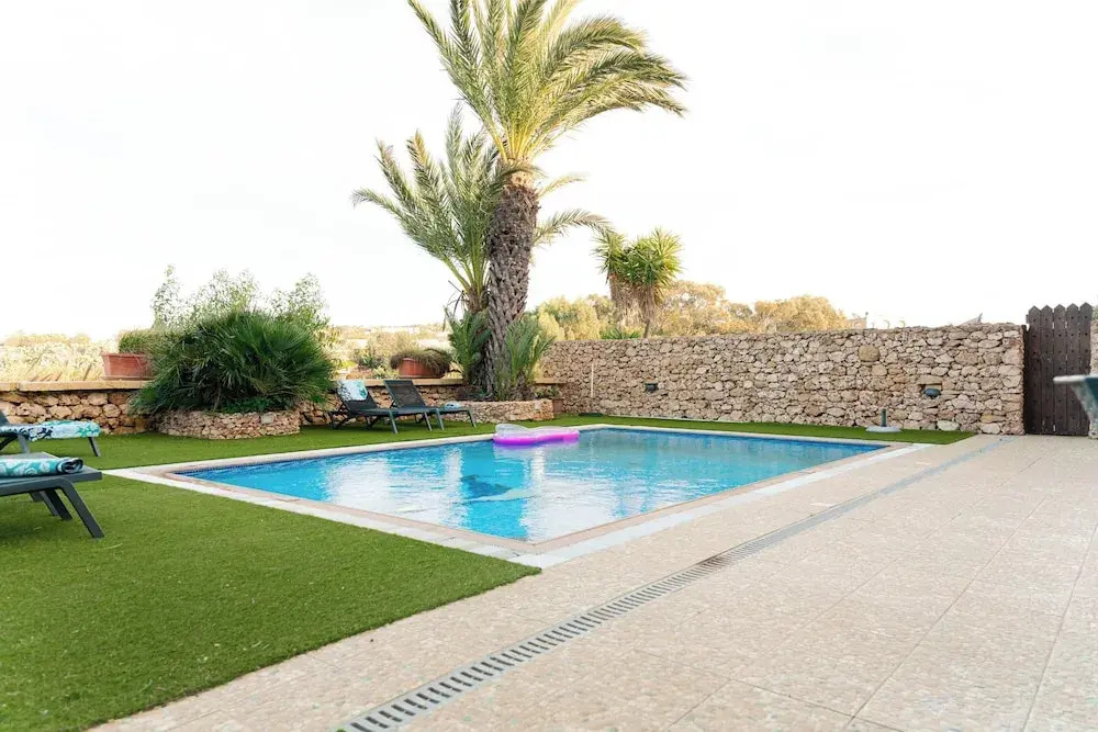 Villa Savona Sleeps 7 with Private Pool