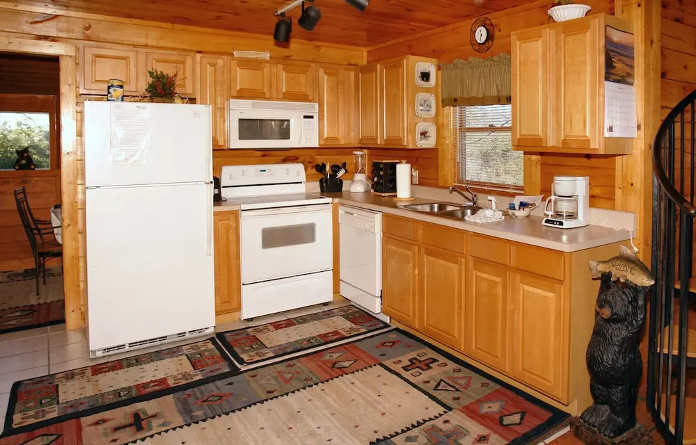 Almost Bearadise #289 by Aunt Bug's Cabin Rentals