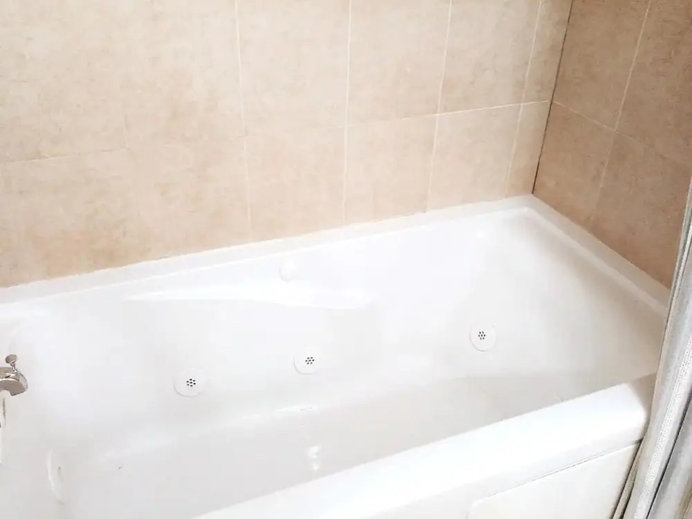 Charming 3br Apt, Only 20 Minutes To Time Square! 3 Bedroom Apts
