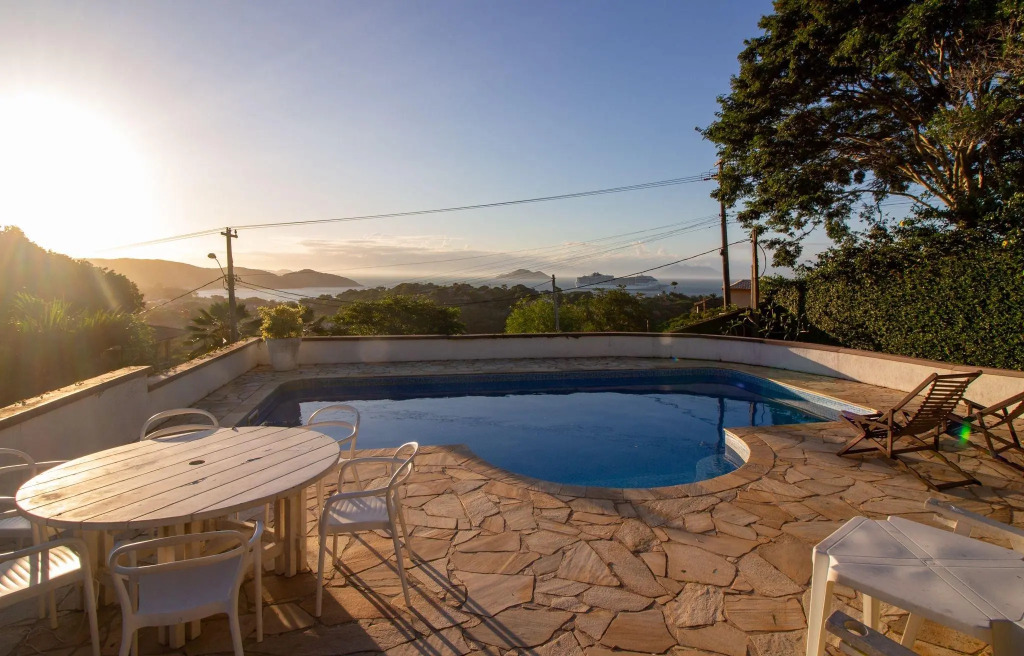 Contato com a Natureza, Vista para o Oceano e Seis Quartos Por Luxury Rentals
