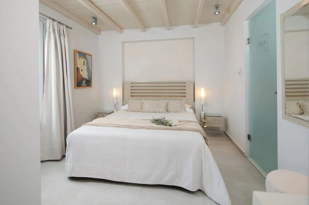 Iria Beach Art Hotel