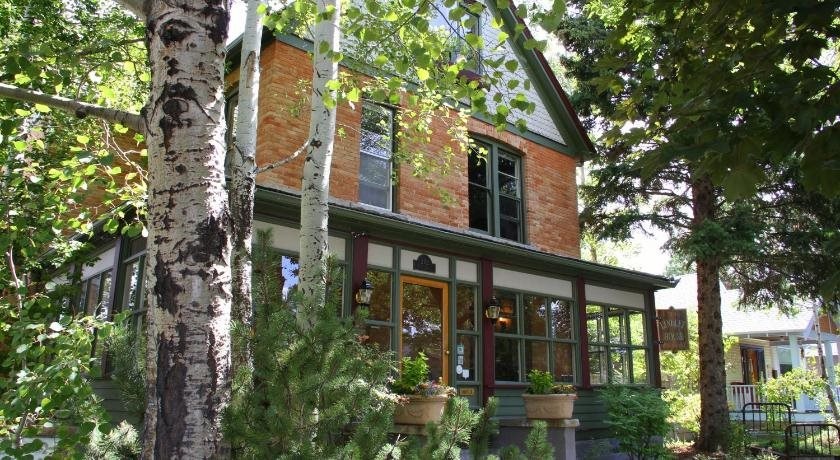 The Lindley House