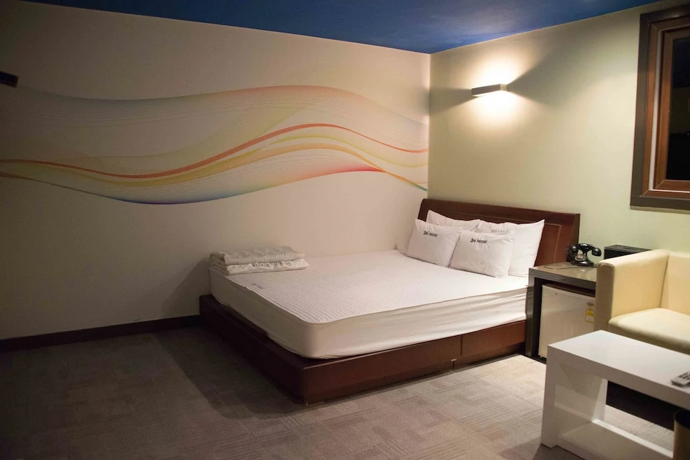 WE Motel