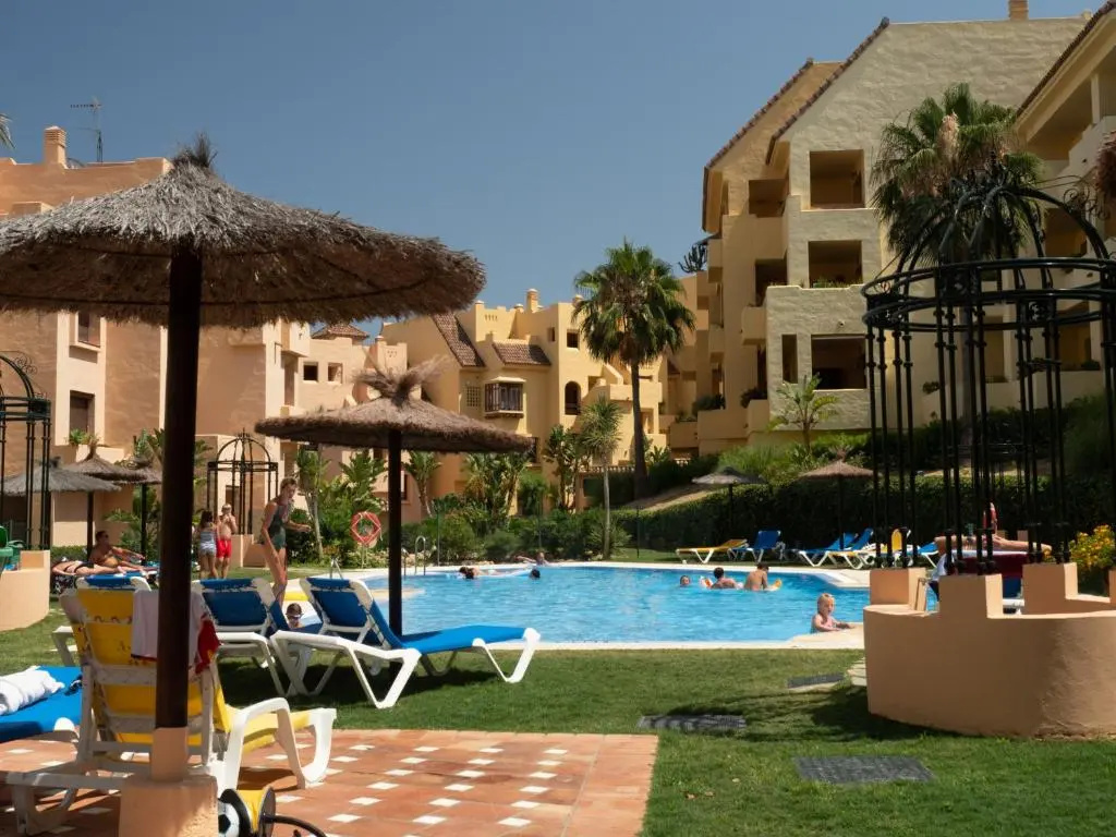 2290-Apt with Terrace Sea View And Pools