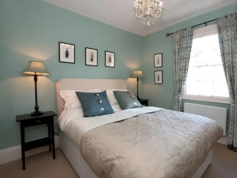 Veeve - 3 Bedroom Family Home - Rowan Road