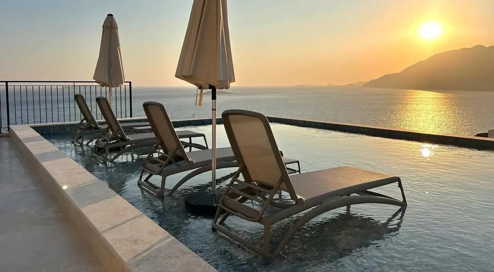 Lyxos Hotel