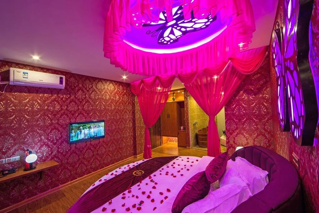 Dream In Jiangnan Hotel