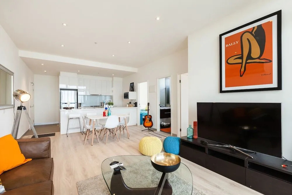 LENA, 2BDR Southbank Apartment
