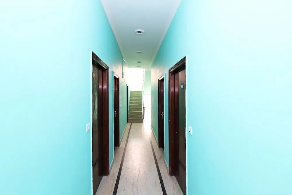 OYO 6706 Hotel New Sunder Residency