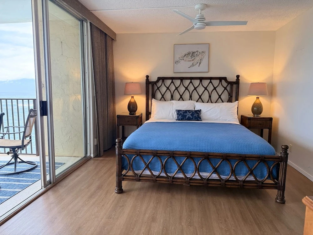 Oceanfront Whale Watching Sunsets Island Views on Big Lanai