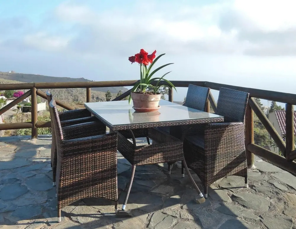 Seaview Holiday Home for 4
