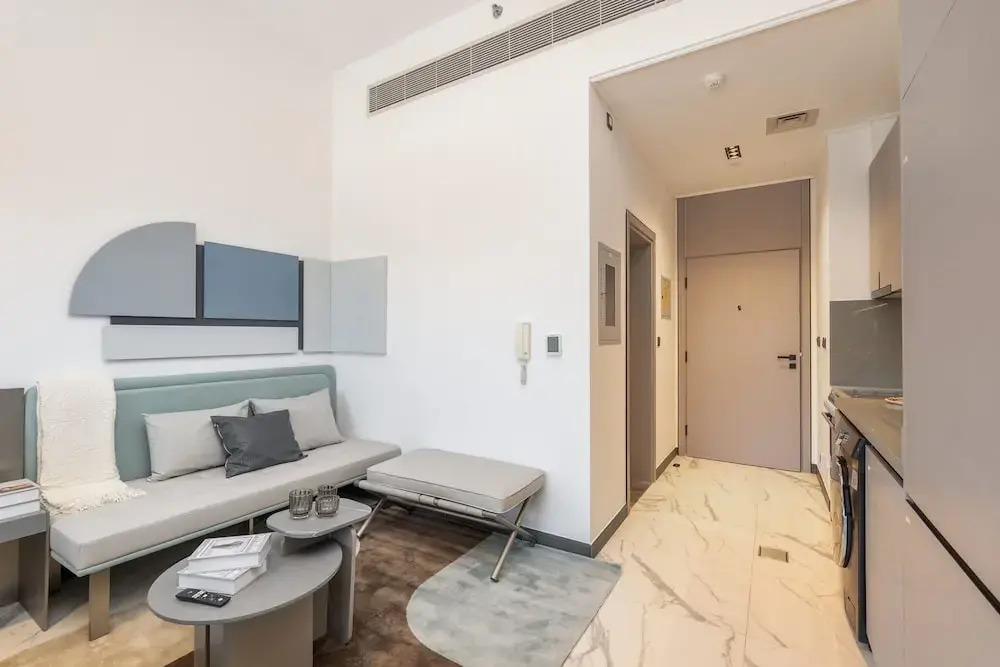 Modern and Stunning Studio in MAG 910 MBR City