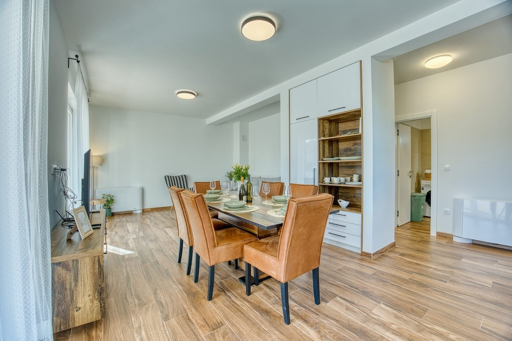 Apartments Labar