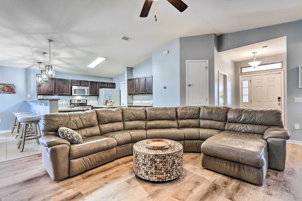 Spacious Navarre Retreat w/ Fenced-In Yard